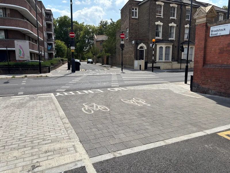 Bradstock Road crossing over Cassland Road
